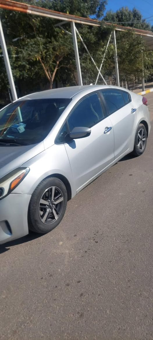 السلام عليكم للبيع فورتي 2017 مكينة وكير جدد حدادية تخم تاير جدد بسمي مداور ثاني يوم رقم كربلاء بيها حادث خلفي  تفاصيل الحادث اتصل ع الرقم السعر ب 105 وبيها مجال للشراي مكاني كربلاء للاستفسار 
 ***********
