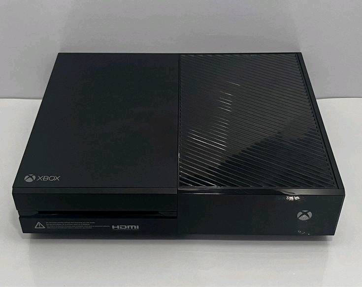 Xbox One مرتب ونظيف،
يجي وياه حساب بيه ألعاب 30 لعبة مشتريهن.
مثل فاير كراي نسخة الكولد اديشن وياها اضافات وجزءثاني، GTA،  وفيفا،  ومودرن ورفير 3 و 4 وبعد اكو،  Xbox One مرتب ونظيف،
كامل الملحقات والكيبلات بدون شخط، 
الجهاز نظيف، كلشي تمام، وتكدر تلعب أوفلاين و أونلاين عادي.
للبيع او مراوس