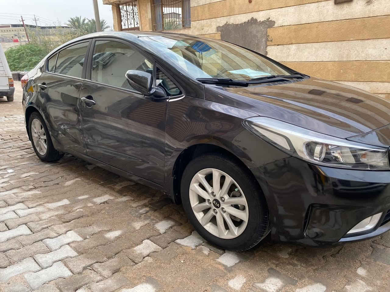 السلام عليكم
سيراتو 2018 مكينة 2000 خليجي 

رقم اربيل وكالة او تحويل 

بيها 4 قطع صبغ اثر جراد بدون حادث 

كير مكينة تبريد حدادية جاهزات  

مكانها النجف الأشرف 

السعر 115 قفل قفل 

***********
