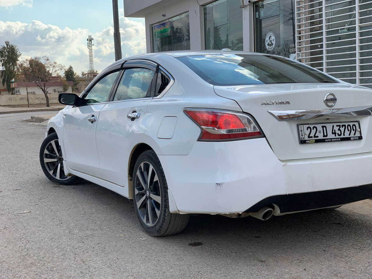 NISSAN ALTIMA 2015 S
🔹گێڕی گۆڕاوە بە گێڕی ئاڵتیمای 23 و بەڕادی خارجی بۆ بەسراوە و لەگەڵیا هایدرۆلیکی شەریکە تێکراوە هەمووی بە شەرت
🔹دوو پارچەی بۆیاخە بۆنیت و چاملغی لای سەکن بۆیاخە چاملغی لای سایەق تەنها کراوەتەوە و بەسراوەتەوە
🔹سەنەوی تا 2027 بە ناوی خۆمەوەیە  
🔹86 هەزار مایل ڕۆشتووە
🔹تاقمێ ویلی SR ی لەسەرە
🔹لایتەکانی عەدەسەیە و هەمووی زینۆنی لەسەرە 
مواسەفاتەکانی :
✔️شەغال
✔️بەسمە 
✔️بەسمەی دەرگاکان
✔️سنوق بەسمە و قاسە
✔️تراکشن 
✔️سوکان ڤۆڵیۆم
✔️شاشە و کامێرا
✔️جام و ئاوێنەی کارەبا.
ژ.م *********** // ***********
شوێن:چەمچەماڵ

نرخ: 109$ مەعمەلە

گیر متبدل بگیر التیما 23 و مربوط براد خارجي
 وياه هايدروليك شريكة كلها بشرط 
السيارة بيها صبغ قطعتين فقط:�البونيت وجاملغ جهة الساكن مصبوغ.�جاملغ جهة السايق مفكوك ومربوط فقط
سنوية حتى 2027 و بإسمي  
ماشية 86 الف مايل 
‏SR عليها رنقات
لايتات عدسة و كلها زينون 
مواصفات:
✔️ شغال
✔️بصمة
✔️بصمة أبواب
✔️سنوق بصمة و قاصة
✔️تراكشن
✔️سكان فوليوم
✔️شاشة و كاميرا
✔️جام و ماريا كهرباء
 مکان:جمجمال
سعر: 109$ مجال السليمانية, العراق
