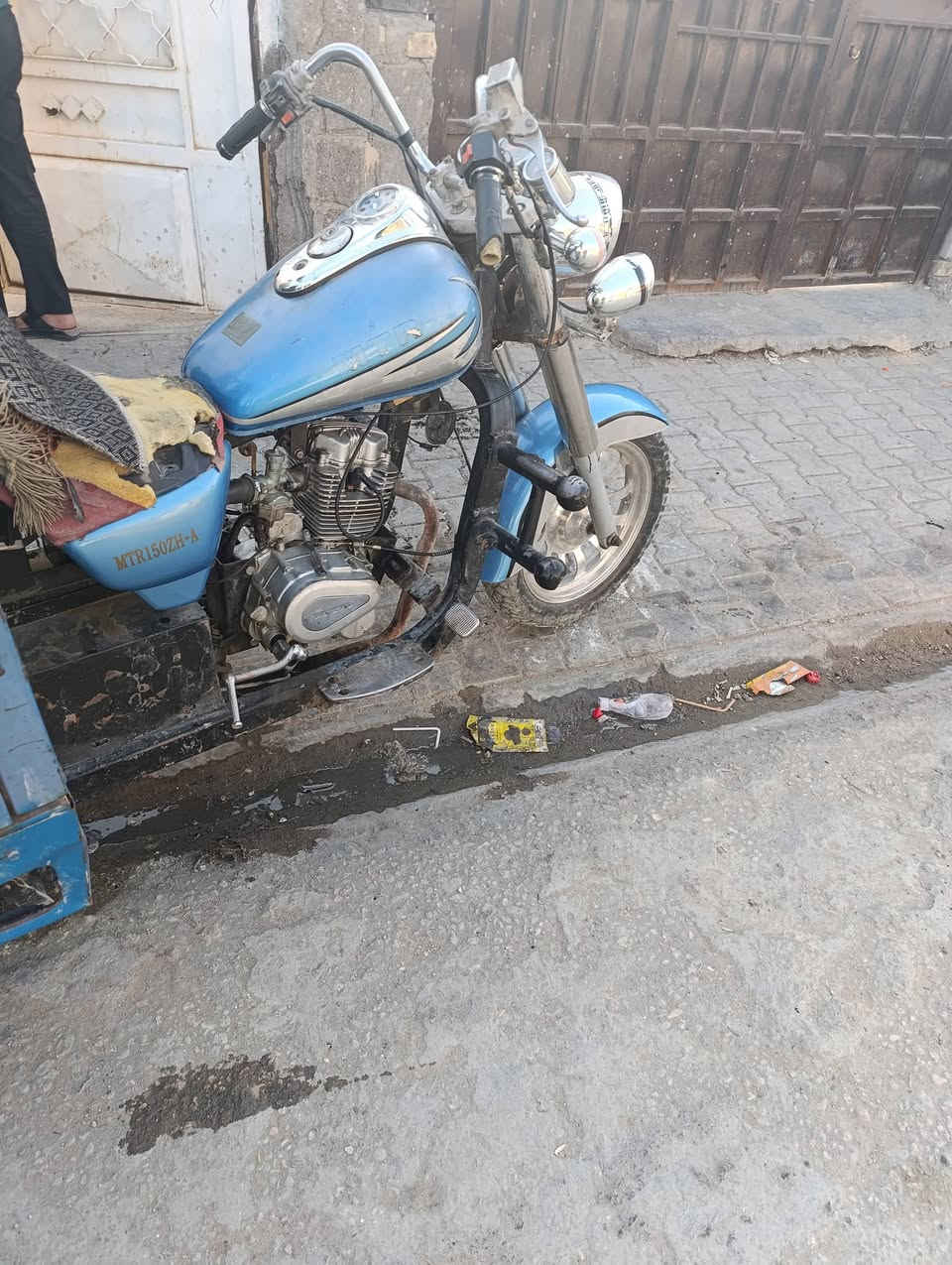 موديل 2013 اصولية
مكفولة من شاصي   
كهرباءيات كلها شغالة كلشي ما عايزة  مليون 150وبيها مجال  
***********
