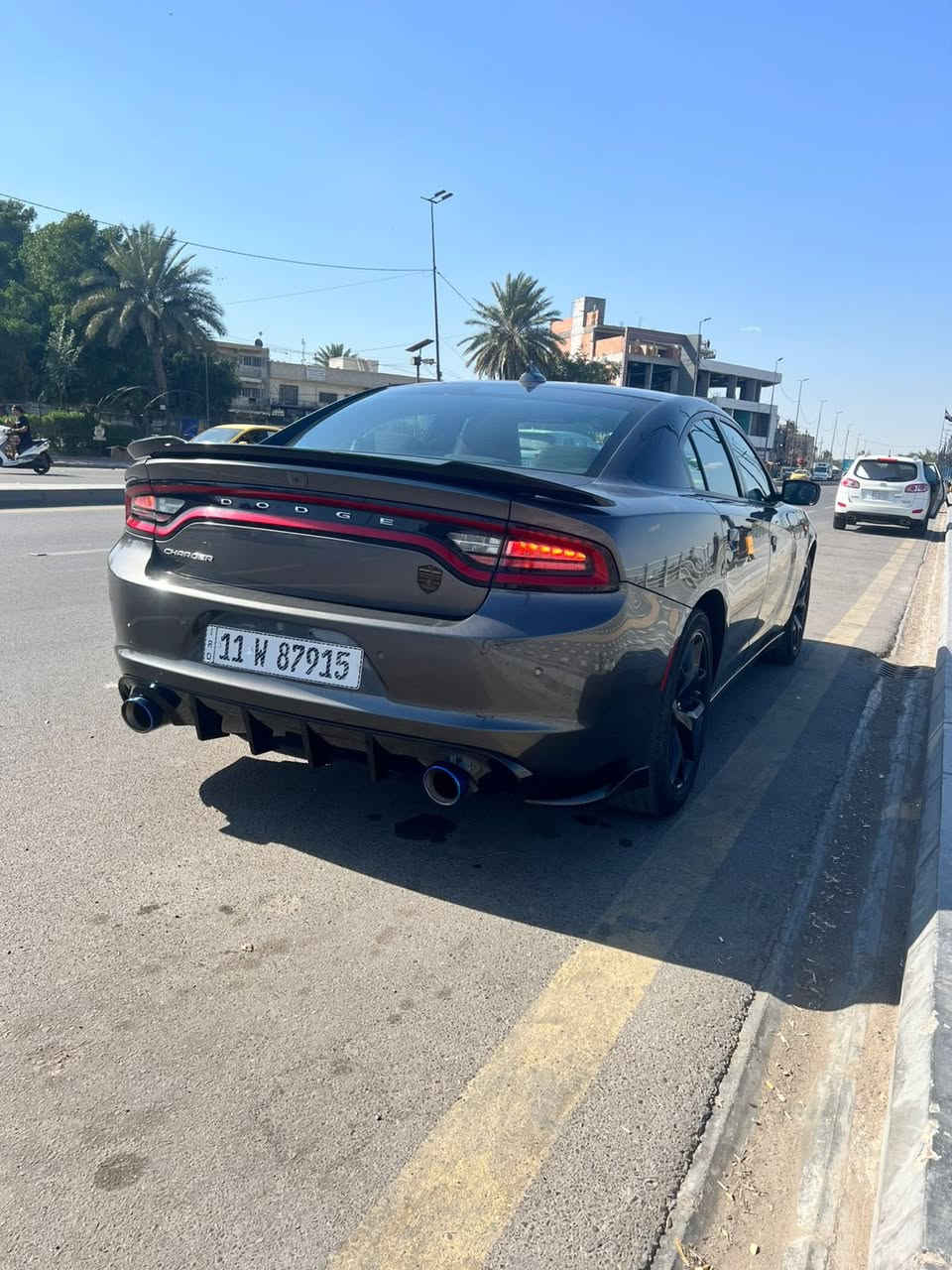 دوج جارجر 2023 اصل
Sxt حادثها فقط البنيد مبدل 
بدون دواخل 
شاصي ولغد مكفولات 
ماشية ٥٥ حقيقي تبريد قطعتين 
كير ومكينة وتبريد مكفولات 
سيارة نظيفة وخير من الله 
رقمها بغداد الدولي الجديد بأسمي 
العنوان شارع حيفا السعر 238 
رقم الهاتف / ***********
