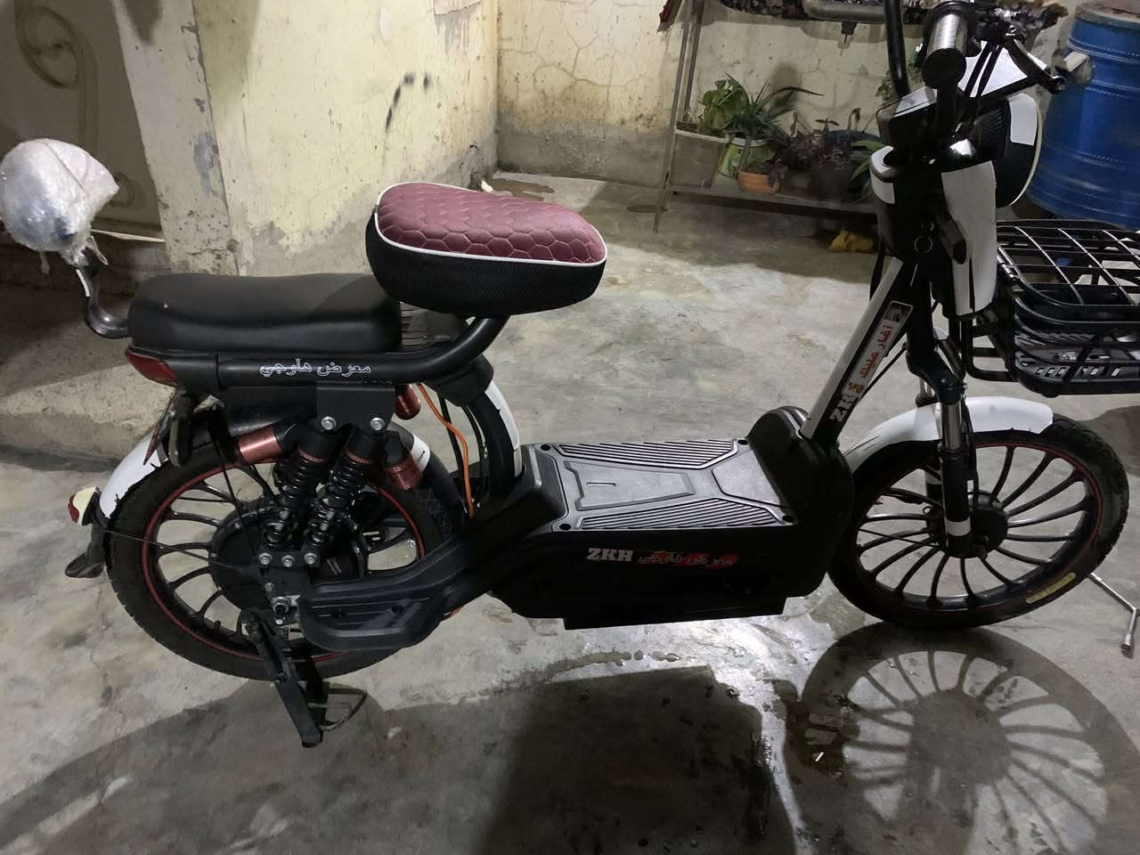 السلام عليكم
دراجه شحن للبيع سعر 225 الف وبي مجال
مكاني القادسيه الثانيه حي 16 اب

الصنع شركه ويلي
معرض هاوجي 
4 سرع 
5 باتري نص عمر 
العطل دبل اشاير ما يشتغلن. ول بريك كدام ما يشتغل


**إذا كنت صاحب هذا الإعلان وتريد حذفه لأي سبب، رجاءا أرسل رسالة إلى الدعم الفني**