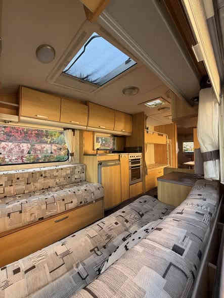 كرفان اوروبي فول  ٨متر  منفست  حمام تباغ سلاجه ستمي كرمي كبري دانشتن سعر١٣٠وه ره قه عنوان شقلاوه***********
