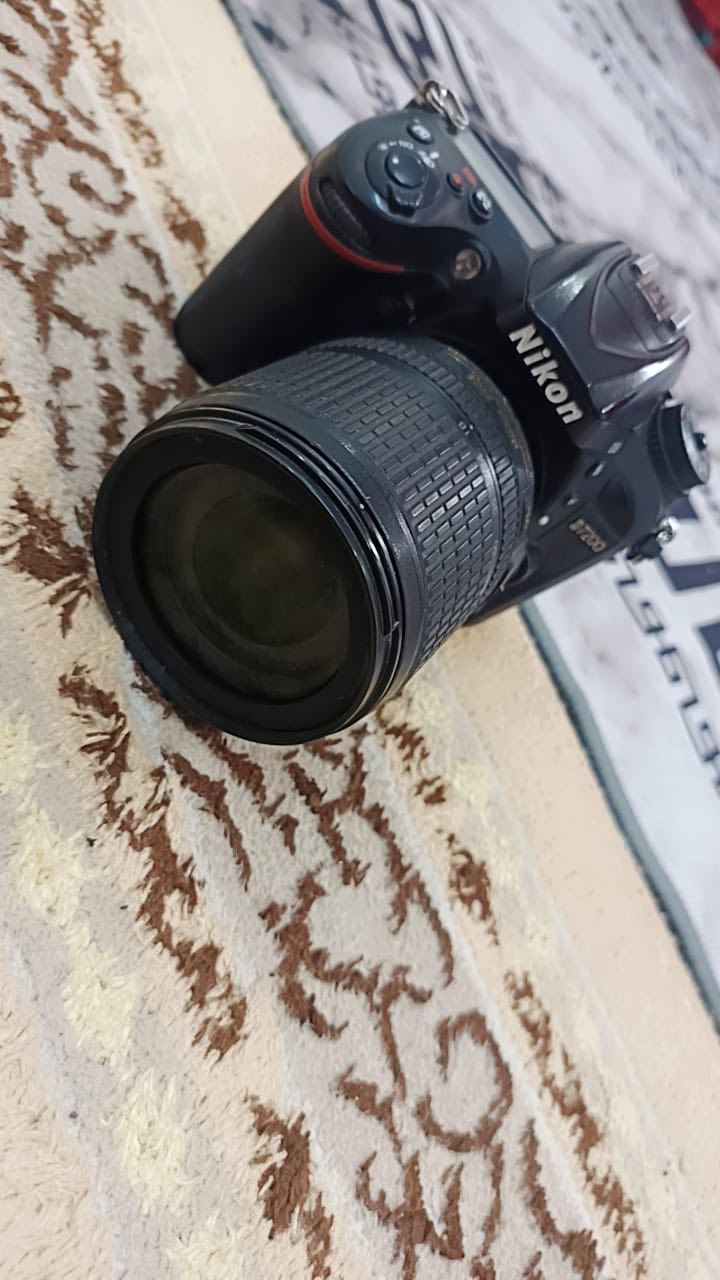 كامرة للبيع 
نوع 7100
عدسة105/18
بطاريتين وشاحنة

السعر500

بغداد العبيدي فلكة حي النصر

***********
