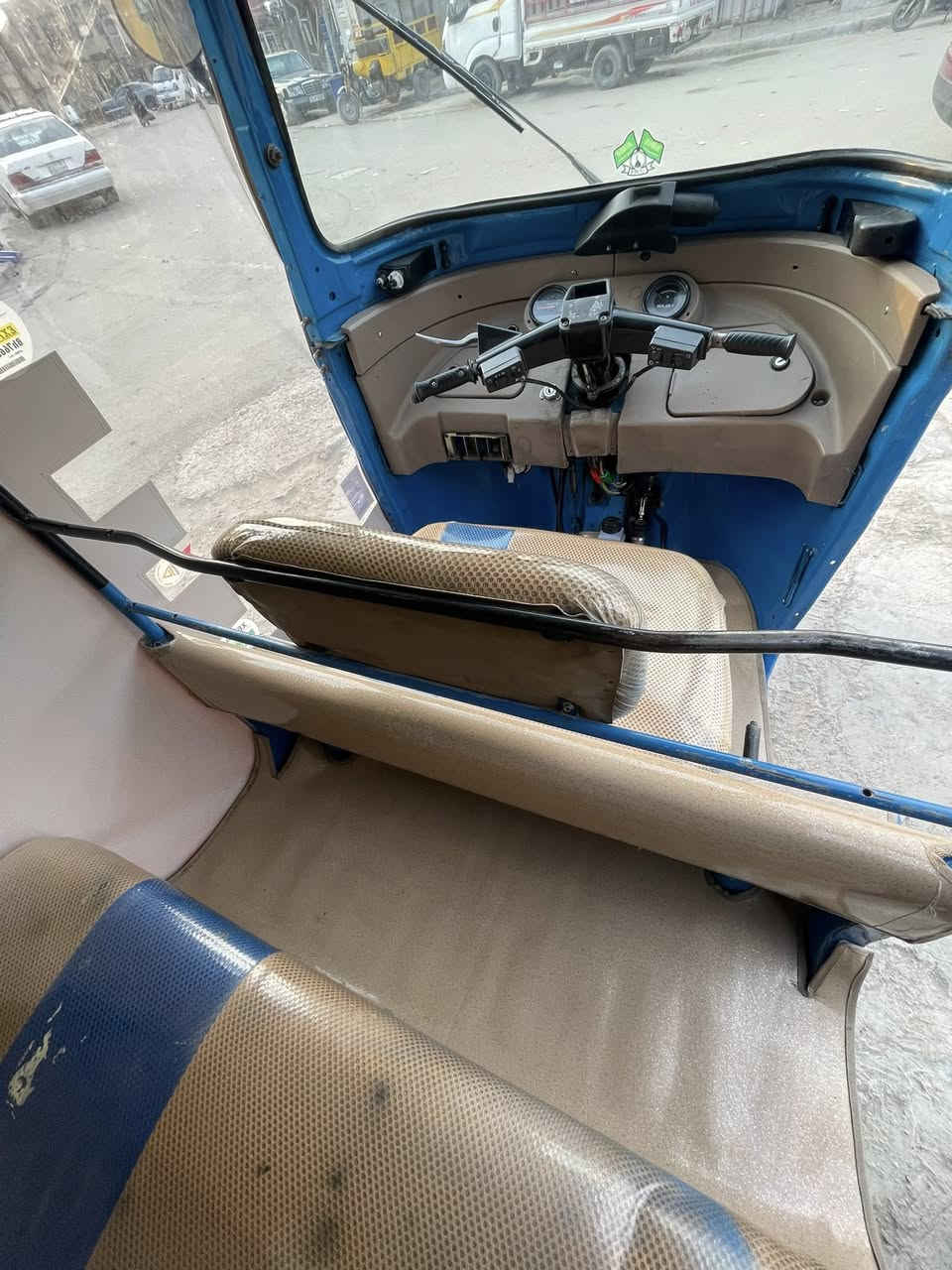 السلام عليكم تكتك للبيع 2020/6/20 اوراق اصليه كامله مكينه خير من الله لا تنقيص ولا تبخير دوشمه سفاري تخم جاملغات برده جادر مسجل دبلات كهربايئات  كله جديد السعر 5250 وبيها مجال مكاني الامين الثانيه
***********
