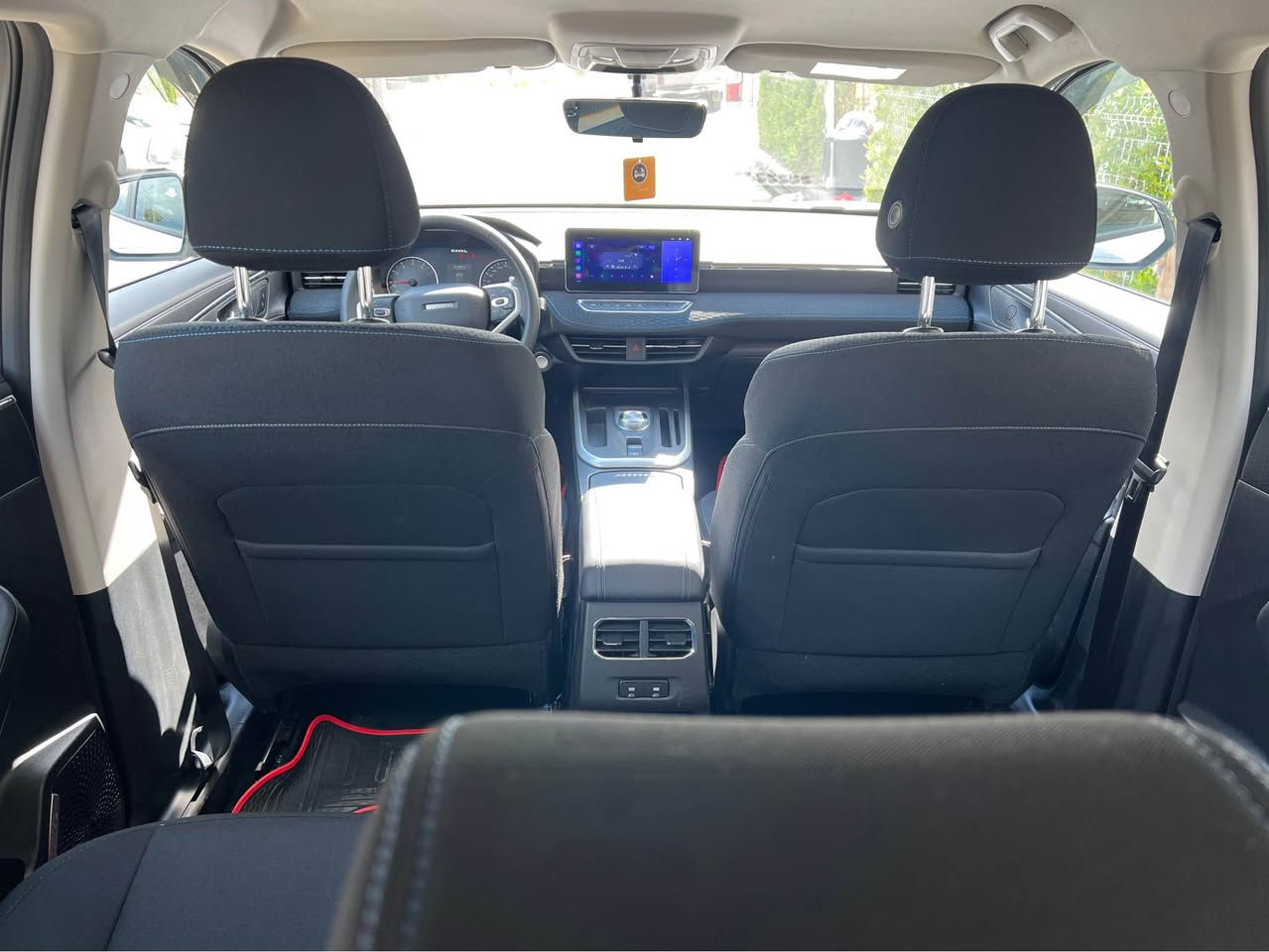 ‎2025 هاڤال جۆلیۆن موديل شكل نوي  
‎  تعدیل سورعە و سوكان فوليوم بەسمە و بریک بەسمە لایت بک لایت لید کامیرە
‎ هیچ کێشەیەکی نیە زمان شريكة ١٠ سال بي
سبوغ و تەعدیل  بەشەرتە سەیارەکە14هه زار  كيلؤ مةتر رؤييه بة ناوةي خؤمة 
‎ سحر. 148 مه جاله كى كه م  
مؤبايل***********واتساب

هاڤاڵ جۆلیۆن لەسەر نوێترین پلاتفۆڕمی LEMON دروستکراوە کە کێشەکەی سووکترە، بەمەش کاراییەکی زیادتر و باشترکردنی بەکاربردنی سووتەمەنی دابیندەکات.

بزوێنەرێکی 1.5 توربۆچارجی 4 سلیندەری و گێڕبۆکسێکی 7-خێرایی DCT ، کە بەرزترین هێزی 156 ئەسپە (hp) و بەرزترین تۆرکی 220 نیوتن مەتر (Nm) بەرهەمدەهێنێت، لە کاتێکدا ئاستی بەکاربردنی سووتەمەنییەکەی بۆ 6.8 لیتر بۆ هەر 100 کم لە سووڕی دەرەوەی شاردا کەمکراوەتەوە. أربيل, العراق
