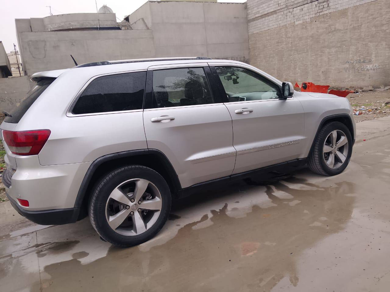 سلام عليكم 💯 

 Jeebموديل 11 رقم سليمانيه جديد سنوي جديد هزه جديد تخم تاير جديد دبلات جديد كهربائت كله شغال 🔦 شرط من دعاميه لدعاميه 
حادث كلين وراد أمريكي بيه حفيف صبغ موجود بل صوره شي كلش بسيط  
ماشاء الله تبارك الرحمن 
سياره غاز بنزين كامل مكمل علشركه 
سياره مال جناي بدون مصروف 
تفاصيل اكثر اتصال هاتفي ***********
خابرني تدلل خاص ماكو خابر قم 
سعره 168 بيه مجال لطبيبن
