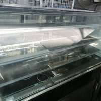 عارضات كيك واجبان ومقبلات للبيع المكان بغداد عوريج الصناعية 0773309963...