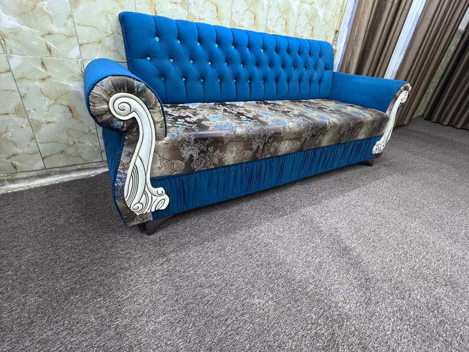 تخم 10 مقاعد نضيف جدا العنوان بغداد الحريه 
***********
