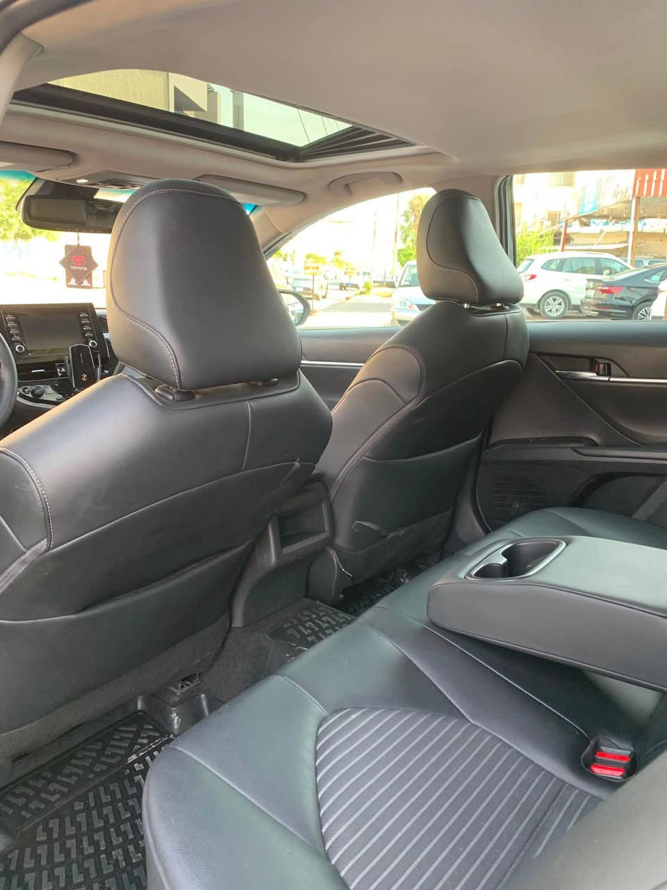 Toyota camry    #270 
model 2022 , awd 

مواسفات se دەبل ئەکسل 
سلایت و کوشن هیتەر 
مەکینە / V4.2.5 awd 
ڕۆیشتن / ٣٦ هەزار میل 
ڕەقەم و سەنەوی نوێیە 
چاملغ پێش و چاملغی پشت 
لای سەکن سبوغە 
دەرگایەک بیلاد گۆڕاوە
دوو جێ تەعدیل 
کەمەک ناو دەرگا هەیتی 
ئێڕباگ تەنها شان 

نرخ / ١٨٢ $

Toyota camry 2022 awd 
مواسفات se دبل اكسل 
كشنات جلد و هيتر و سقف سلايد 
مكينة ٢.٥ ما مفتوح  بشرت 
ماشي ٣٦ الف ميل 
رقم سنوي جديدة 
جاملغ امامي و جاملغ خلفي  مسبوغ 
مبدل باب بلادي 
مكانين تعديل بلرد 
شوية دواخل باب بي 
ارباك تكمة طاك ستيرن و دشبول سليم 

*********** أربيل, العراق
