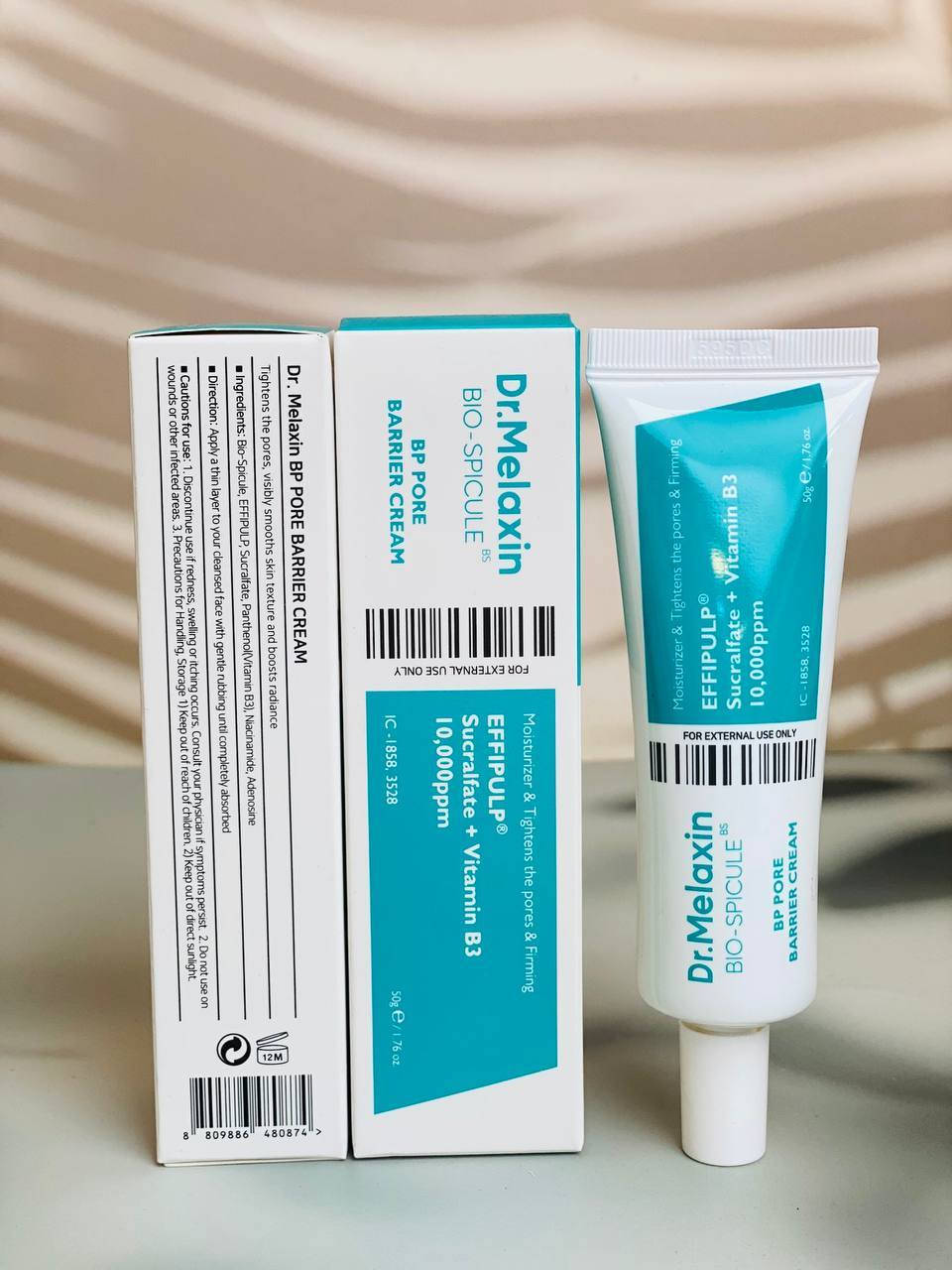 كريم دكتور ميلاكسين بي بي لحماية المسام Dr. Melaxin BP Pore Barrier Cream✨

 ينعم ملمس البشرة غير المتجانس، ويقلل من اتساع المسام، ويساعد على منع اللمعان الزائد. كما أنه يدعم تماسك البشرة، ويشدها، ويحسن كثافتها ومرونتها.
يعمل الكريم على تقشير الطبقة القرنية بلطف لتقليل الرؤوس السوداء والشوائب، مع تكوين حاجز مرطب يمنع الجفاف ويتحكم في إفراز الدهون. كما أنه يوحد لون البشرة ويساعد على إزالة آثار حب الشباب.
تحتوي التركيبة على ميكروبات حيوية  (إبر دقيقة من الإسفنج المتحلل) تخترق بعمق الطبقة الخارجية للجلد، مما يعزز توصيل المواد الفعالة للحصول على نتائج أسرع وأكثر فعالية.
المنشأ كوريا الأصلي 🇰🇷 

السعر 12 الف
. 
. 
. 
. 
. 
. 
. 
. 
. 
. 
. 
. 
. 
#دكتور_ميلاكسين #ميلاكسين #عناية_بالبشرة #تفتيح_البشرة #بقع_داكنة #بشرة_مشرقة #روتين_عناية #منتجات_طبية #سكين_كير #عناية_طبية


**إذا كنت صاحب هذا الإعلان وتريد حذفه لأي سبب، رجاءا أرسل رسالة إلى الدعم الفني**