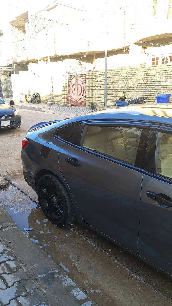 السلام عليكم بيع مستعجل
ماليبو موديل 2020 رقم كربلاء دولي سنوية نافذة2030معوقين باقيلها سنة وتصير حرة 
سنوية2028 مصبوغة عام مكفولة من الكص والشواصي مكينة كير تبريد مكفول
تخم تاير جديد سيارة كلشي مناقصها مكان كوت سعر78وبيها مجال بسيط ***********
