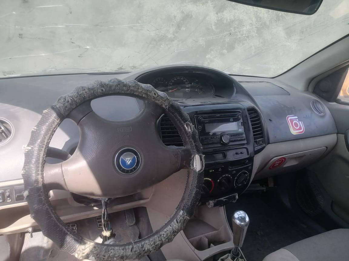 راعيها ميت سنويه ل ٢٧ بعدها مامنتهيه سعرها ١٣ وبيها مجال مكان السياره ديوانيه تجي تاخذها من البيت واسويلك مكاتبه بيها اتكفلك الطلب والسرقه راسلني خاص او اتصل *********** بي واتساب
