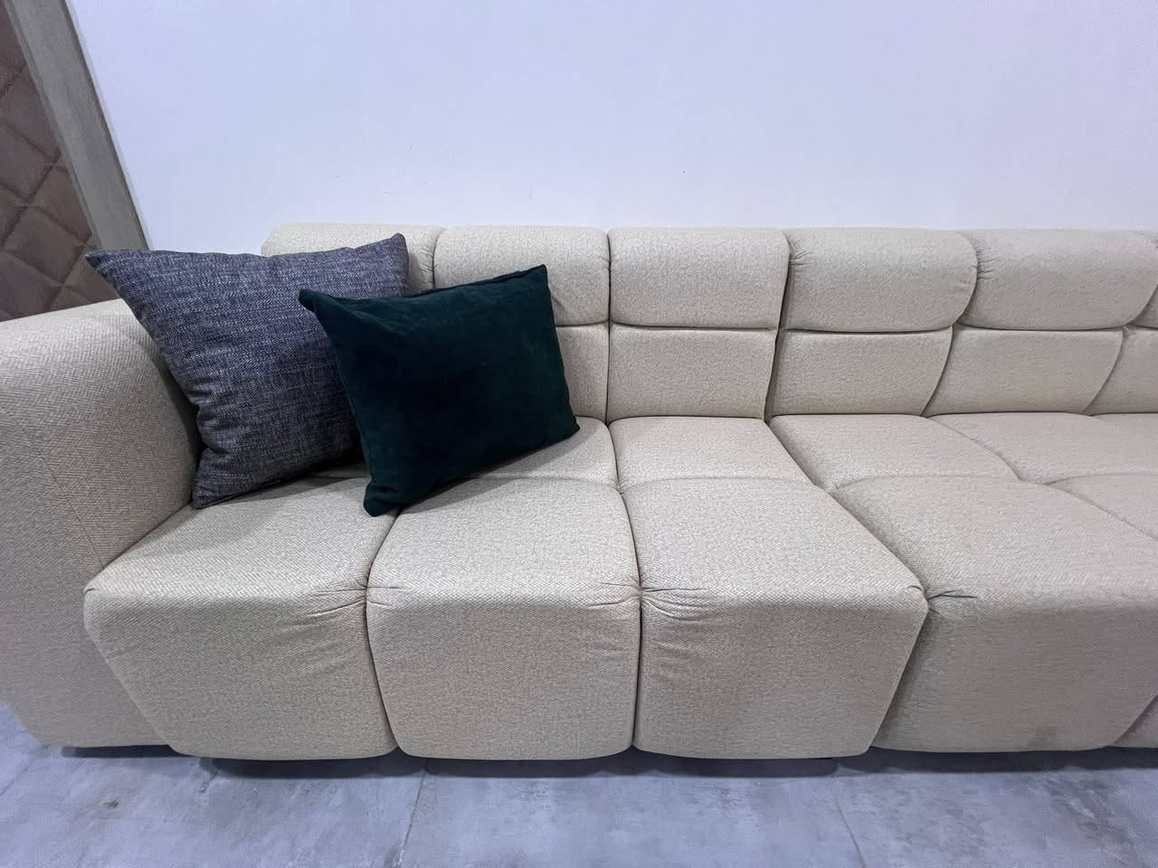 للبيع .. ديوان نوع بابلز 6 امتار ومساحة المقعد 50سم متكون من 5 قطع جديد غير مستعمل السعر 650 الف وبي مجال للشراي


**إذا كنت صاحب هذا الإعلان وتريد حذفه لأي سبب، رجاءا أرسل رسالة إلى الدعم الفني**