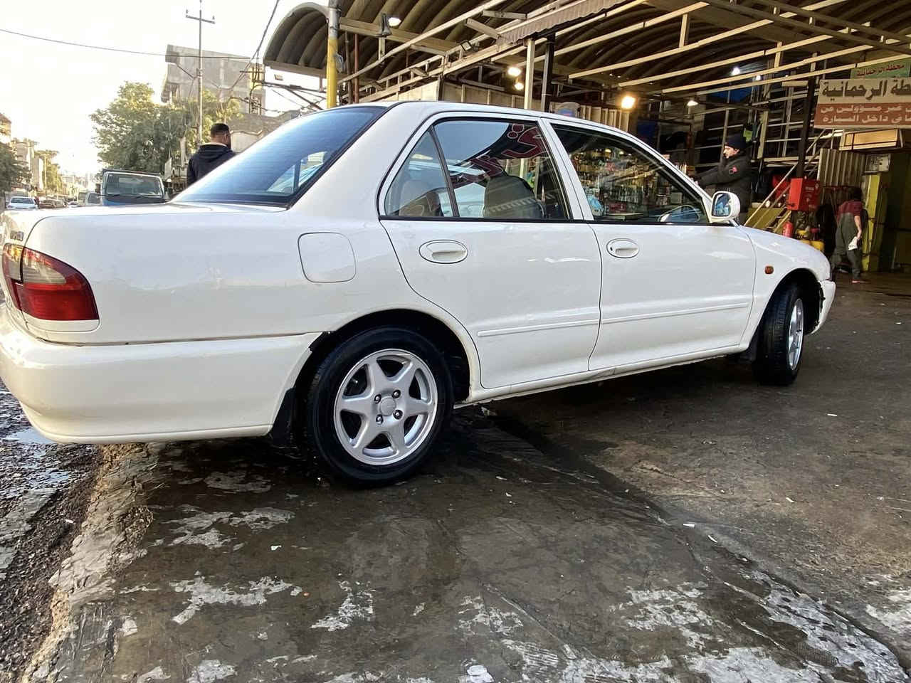 السلام عليكم بروتون للبيع 2004  كير اوتو سيارة بلادية بدون صبغ كير مكينة مكفولات كلها شغالة تبريد ثلج  تدفئه شغالات سنوية 2029  تسقط بدي كلش حلو اوبسمي رقم بغداد انكليزي عنواني بغداد الكرخ ***********
