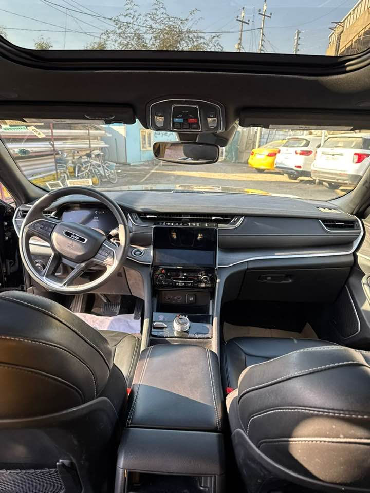 نوع السيارة/ جيب كراند شيروكي.                                              الموديل/ 2024                                                                      نوع الوقود / بانزين / هايبرد/ شحن كهرباء بلكن.                                الموصفات معروفة  بالجيب هايبرد                                               تقرير السيارة / كلين بدون حادث. كلين                                             السيارة حالين  (دخلت للعراق  ديالى بعقوبة) 🌹✅                                اتصال او استفسار على الرقم***********.                           ماشاء الله السيارة كلش جديدة  رقم الشاصي مرفق بالصور      🌹🌹✅✅✅🌹❤️❤️🌹✅❤️🌹مكان السيارة( ديالى بعقوبة)
