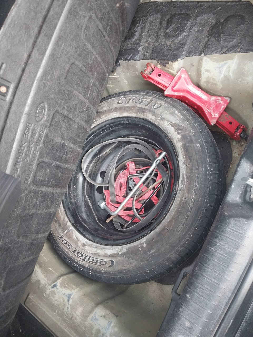 رمضان كريم  للبيع فقط كيه فورتي موديل 2017 محرك 2000دوش سياره بأسمي سنويه لل2030 سياره بيها قطعتين تبديل وقطعه صبغ صور الحادث بلمشور مكفوله الغود وشواصي سياره جهازه على اخر حبايه تخم تاير جديد صدر جديد مابيها اي نقص مكان السياره بابل-المسيب-السعر 115 وبيها مجال للشراي واي استفسار -اتصال ***********
