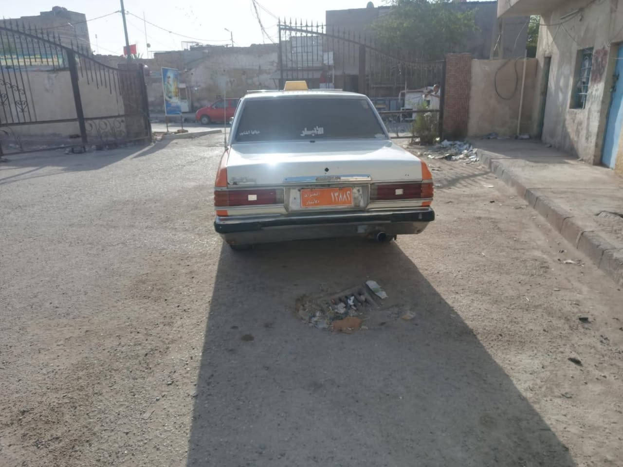 من رخصت مدير الكروب سياره كراون موديل ٨١ للبيع مكينه فيفيتي ثنين ونص بيهه براص بس بلتشغيل رقمهه الانبار مالكهه بلديوانيه بيهه وكاله عامه من مالكهه الشرعي مطلوبه هيئه غرامات مالي علاقه بيهن ابيع هل موجود مكاني مركز 0780 072 2841 اتصل بيك خير وتدلل ولله مستعجل على بيعتهه
