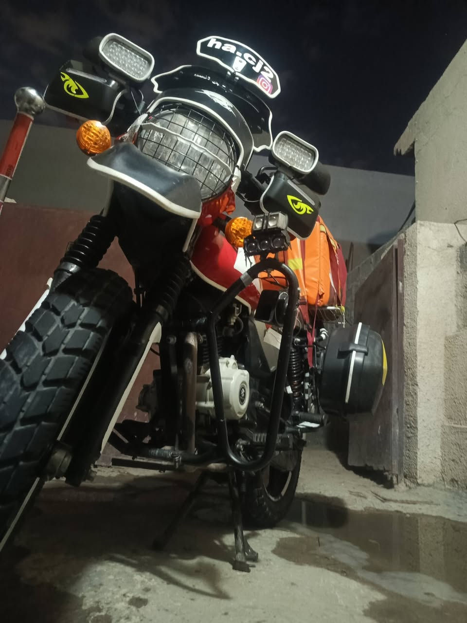 السلام عليكم بوكسر 2023 للبيع مرقم انكليزي سنويه بسمي تحويل ثاني يوم
دراجه مكفوله كفاله عامه 
المكان البياع الشرطه الخامسه
***********
