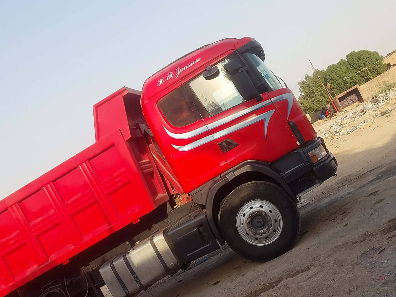 سلام وعليكم سكانيا سكس بومه للبيع موديل 2000 سنويه لل 2027 بسمي تحويل ثاني يوم رقم بغداد انكليزي شاصي مكفول من كلشي مكينه 6 انجكتر 420 مجموعه بايجر 19 اي استفسار اخر اتصل ***********
