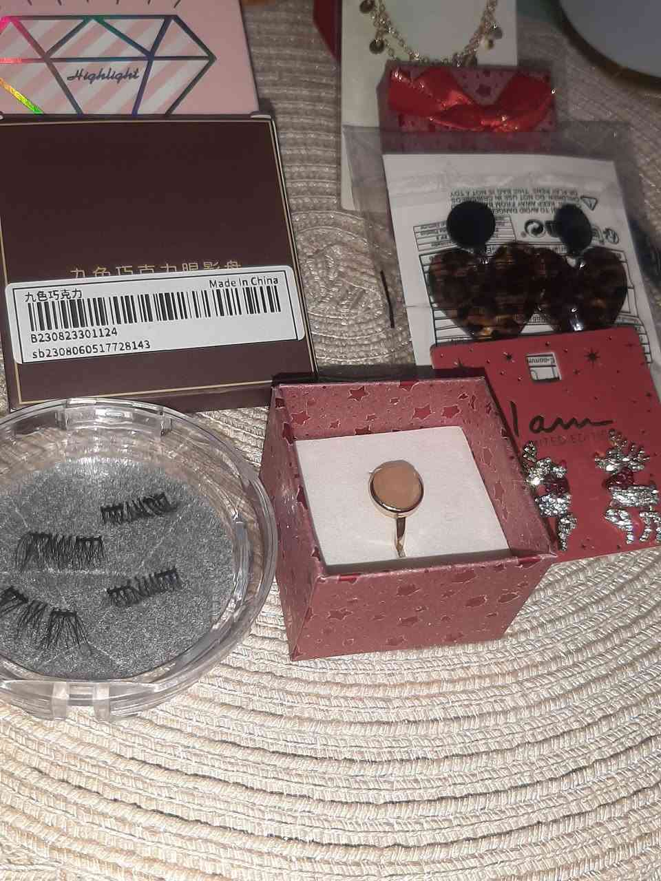 مرحبا بكج متكون من اكسسوارات واضائة وايشدو ورموش مغناطيسية ب١٥ الف والتوصيل مجاني


**إذا كنت صاحب هذا الإعلان وتريد حذفه لأي سبب، رجاءا أرسل رسالة إلى الدعم الفني**