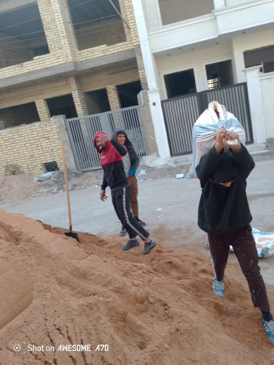 سلام عليكم خوان كادر تصعيد كافه مواد عله ضهر متفرقين حالين ***********
نشتغل كرخ ورصافه بغداد بأسعار مناسبة تصل وبخدمه ***********
