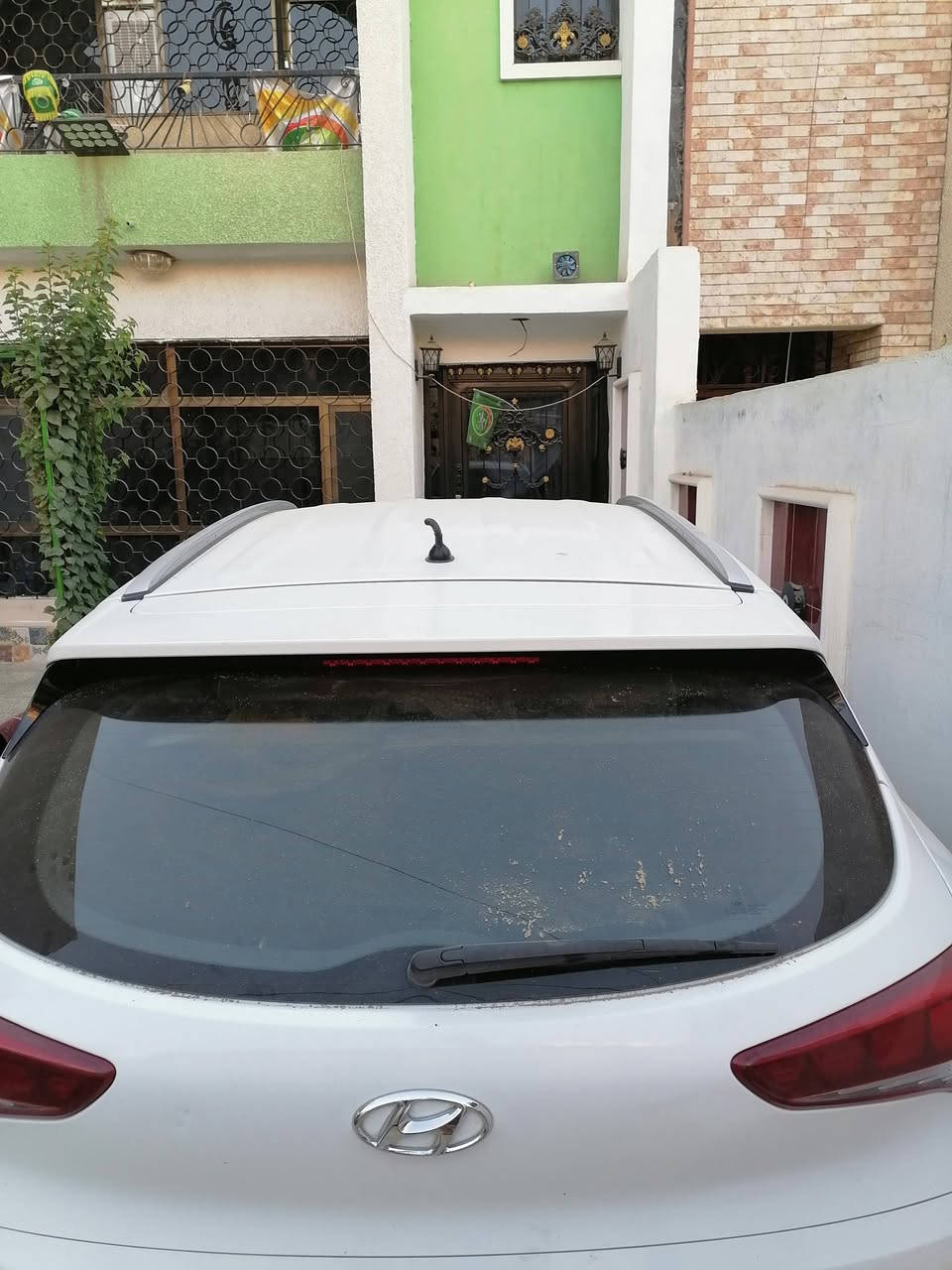 السلام عليكم للبيع توسان خليجي مديل ١٧ رقم بغداد ماشيه ٦٨ كم
 العنوان بغداد حي الخضراء السعر ١٧٩ للاتصال ***********
