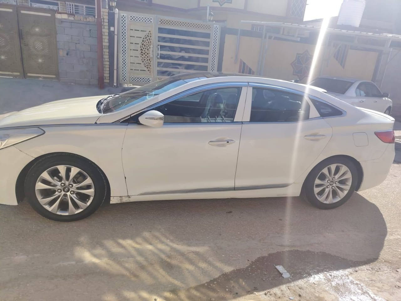 ازيره موديل 2012 رقم بغداد دولي مواصفات فول
السياره گراند فول مواصفات التحويل ثاني يوم 
السعر 105
قابل للتفاهم 
الهاتف ***********
