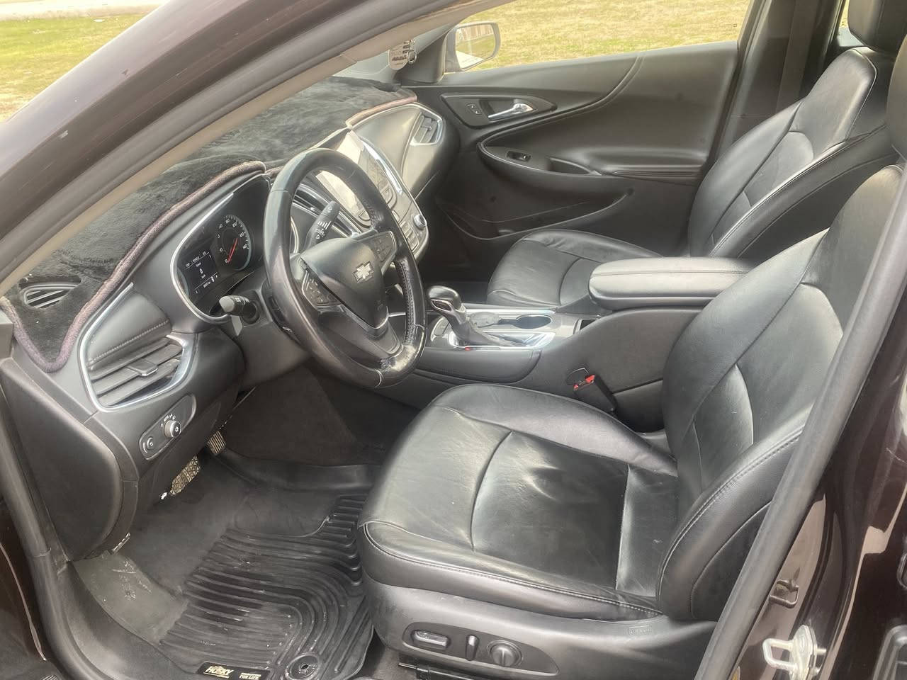 السلام عليكم ماليبو 21 بغداد معوقين  باسم بنية  
محرك كير جديد 
حدادية جديدة
فول ماعده الفتحه 
كشنات جلد تدفئة تبريد 
تحكمات بصمة 
ماشية ٨٥ 
ضرر جاملغ وبنيد 
وصبغ صفحه بدون دواخل 

السعر ١٠٣ وبيه مجال ومراوس هم ترهم 
الاستفسار *********** 
 واتس ***********
