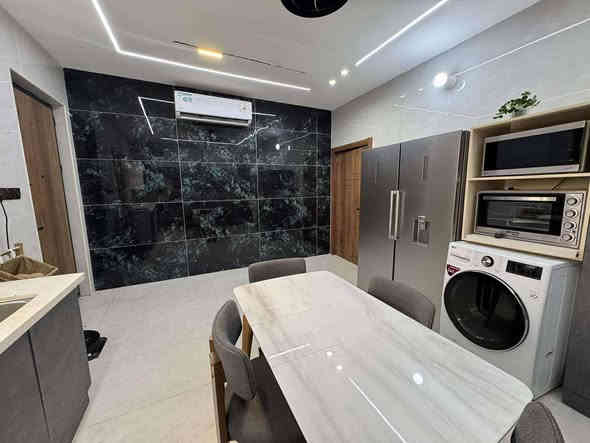 🏡 دار للبيع 🏡
━━━━━━━━━━━━━━━━━━
📍 الموقع: بابل – حي الطيارة – مجاور مدينة ألعاب المدهش – قريب من شارع 60
━━━━━━━━━━━━━━━━━━
📜 الملكية: طابو زراعي سند 25
📏 المساحة: 220 متر
📐 الواجهة: 11 متر
📏 النزال: 20 متر
━━━━━━━━━━━━━━━━━━
🏠 تفاصيل العقار:
▪️ عدد الطوابق: طابق واحد
▪️ عرض الشارع: 8 متر (تبليط)
▪️ غرفتين نوم
▪️ صالة
▪️ استقبال
▪️ مطبخ
▪️ مجمع صحيات
▪️ كراج سيارة
▪️ حديقة
━━━━━━━━━━━━━━━━━━
💰 السعر: 250 قابل للتفاوض
━━━━━━━━━━━━━━━━━━
📞 للاستفسار:
***********
***********
━━━━━━━━━━━━━━━━━━
🏢 موقع المكتب:
بابل – حي الجزائر – مقابل الجسر الدولي
━━━━━━━━━━━━━━━━━━
