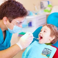 علاج اسنان اطفال • مجاني • عيادات جامعه الزهراوي