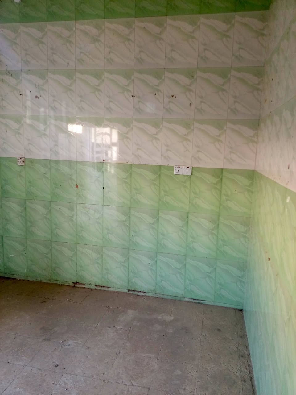 متوفر الان بيت #للإيجار 

موقعه #حي_الفرات_شارع_الصب 
قرب مخبز زهره الفرات 
البيت طابقين الطابق الأول يحتوي علئ غرفه نوم وصاله استقبال ومطبخ وصحيات الطابق الثاني يحتوي علئ غرفه نوم و سطح 

#ايجاره_300_الف
للاستفسار اكثر 
#واتساب_اتصال_***********
أو مراجعه مكتب السند للعقار الكائن في الجزائر شارع المطاعم مقابل مدارس التفوق الاهليه
