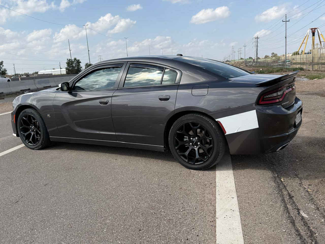 جارجر 2015 رقم ذي قار sxt
سنويه وهزه كله جديد تحويل مباشر 
كفاله من الصبغ ولتبديل فقط بارد وتكحيل  بيع او مراوس السياره تو ويل  
كير مكينه صدر تبريد كله كفاله 
تخم تاير ويل موبر اصلي 
سياره حلوه وجاهزه 
كشنات جلد كهرباء ومساج  وحضن 
بيع او مراوس مكاني بغداد الحسينيه 
سعر 165 
*********** اكر, نينوى
