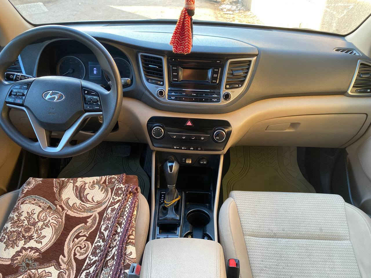 السلام عليكم 
توسان خليجي 
موديل 2018
رقم بغداد  بسمي
ماعده البانوراما 
مكينة 2000
داخل بيجي  
كامره 
ثلاث انظمة قياده 
تبريد تدفئة جاهزة 
رادارات جانبية 
العنوان ديالى بعقوبة ‏‪
السعر 190 وبيها مجال 
‏‪***********‬‏
