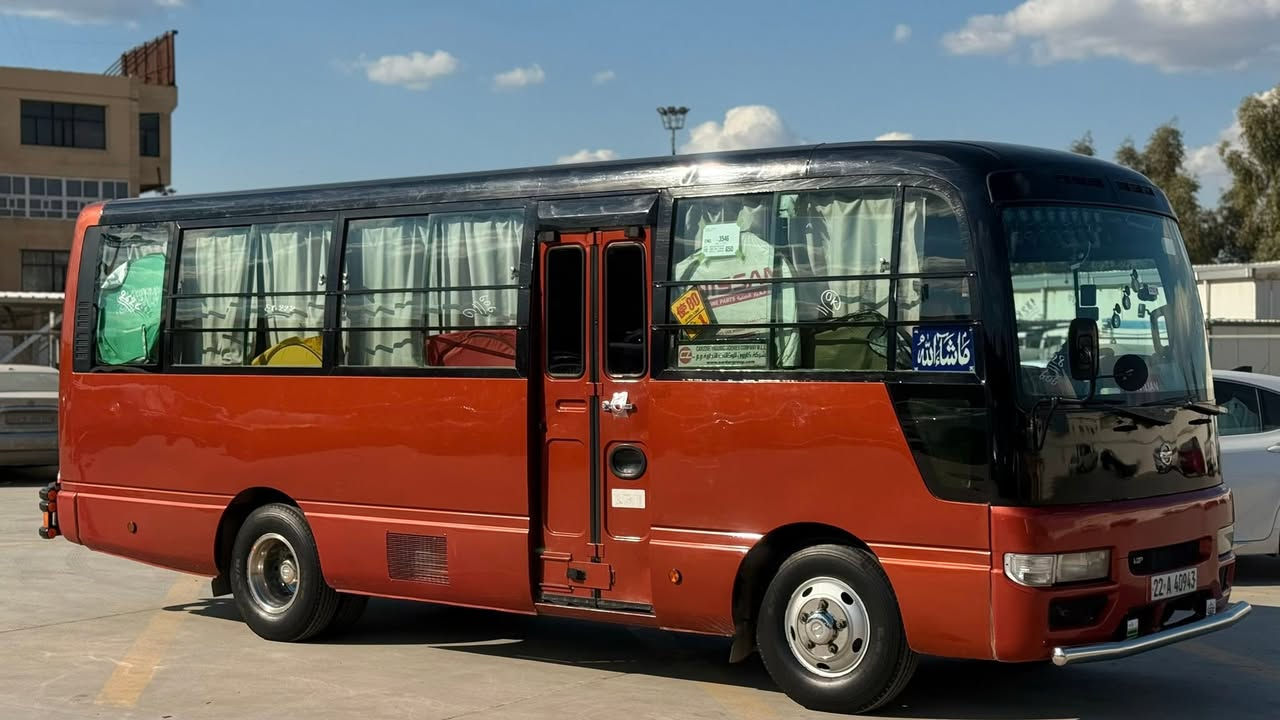 نیسان ٢٠٠٧
خاز بەنزین 
کامل کەمالیات 
گیر مەکینە ئەکسل بە شەرت شەش تایەی لاسا تازە بی مەسرەف کامل جایز
کوشن سیاحی دەرگا کارەبای گەرمی پێش و دوای بۆ دانراوە 

شوێن کەرکوک
سعر ١٩٠ مەجال
***********
