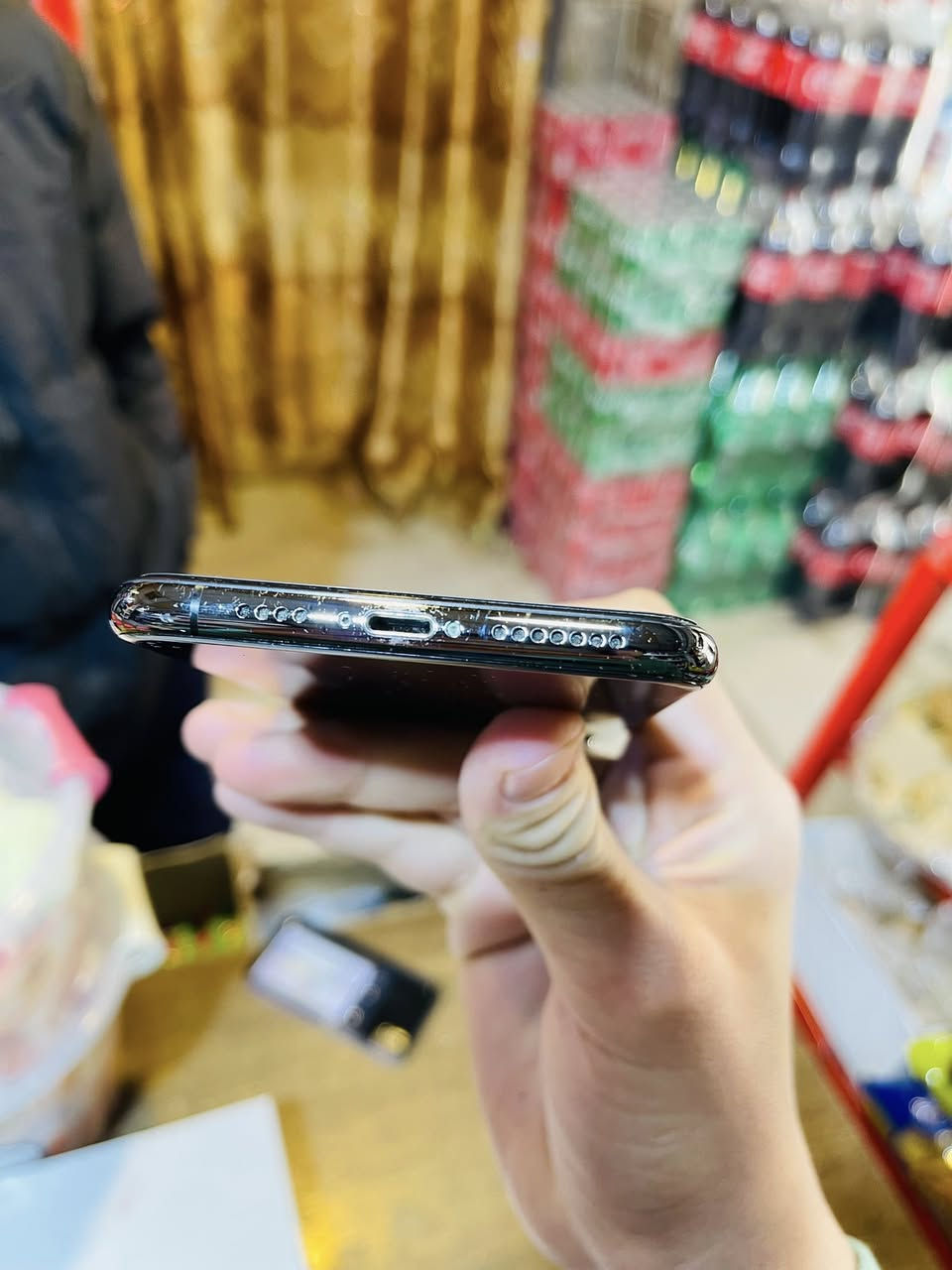 ايفون اكس ماكس (للبيع)
النضافة 100%⚡️
@
بطاريه77🔋شرط ما مبدله
الجهاز مامفتوح نضيف كلشي ما مبدل بي 👋🏼⚡️
ذاكره 256
تك سيم

فيس ايدي شغال 

السعر 💸280 وبي مجال بسيط

الموصل الايمن 
***********
