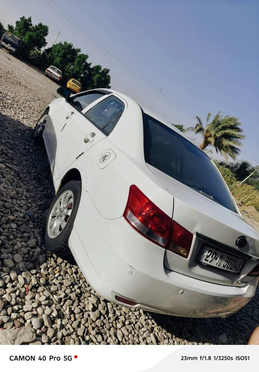 بي وايدي موديل 2015 رقم جديد وهزه جديده بسمي شرط التحويل رقم واسط سياره موجوده بواسط مركز مدينه احله من الصور كلشي بيه جاهز كير مكينه تبريد تخم تاير صدر خلفي امامي جديد 
وترهم مراوس حسب القناعه السعر 58 ورقه وبيه مجال


**إذا كنت صاحب هذا الإعلان وتريد حذفه لأي سبب، رجاءا أرسل رسالة إلى الدعم الفني**