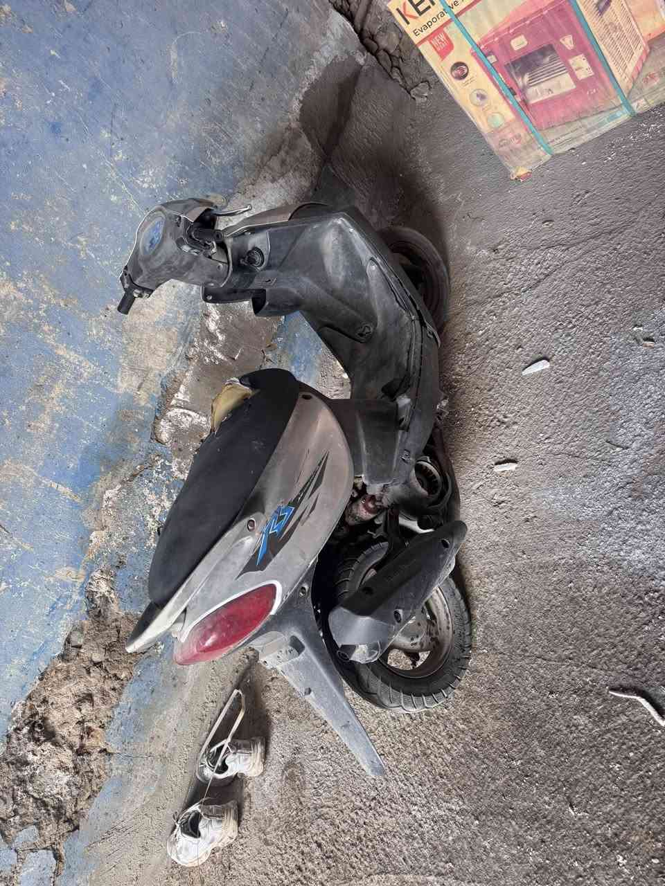 دراجه للبيع شغاله نقصها كابريتر 150 سعر *********** مكان كاظميه
