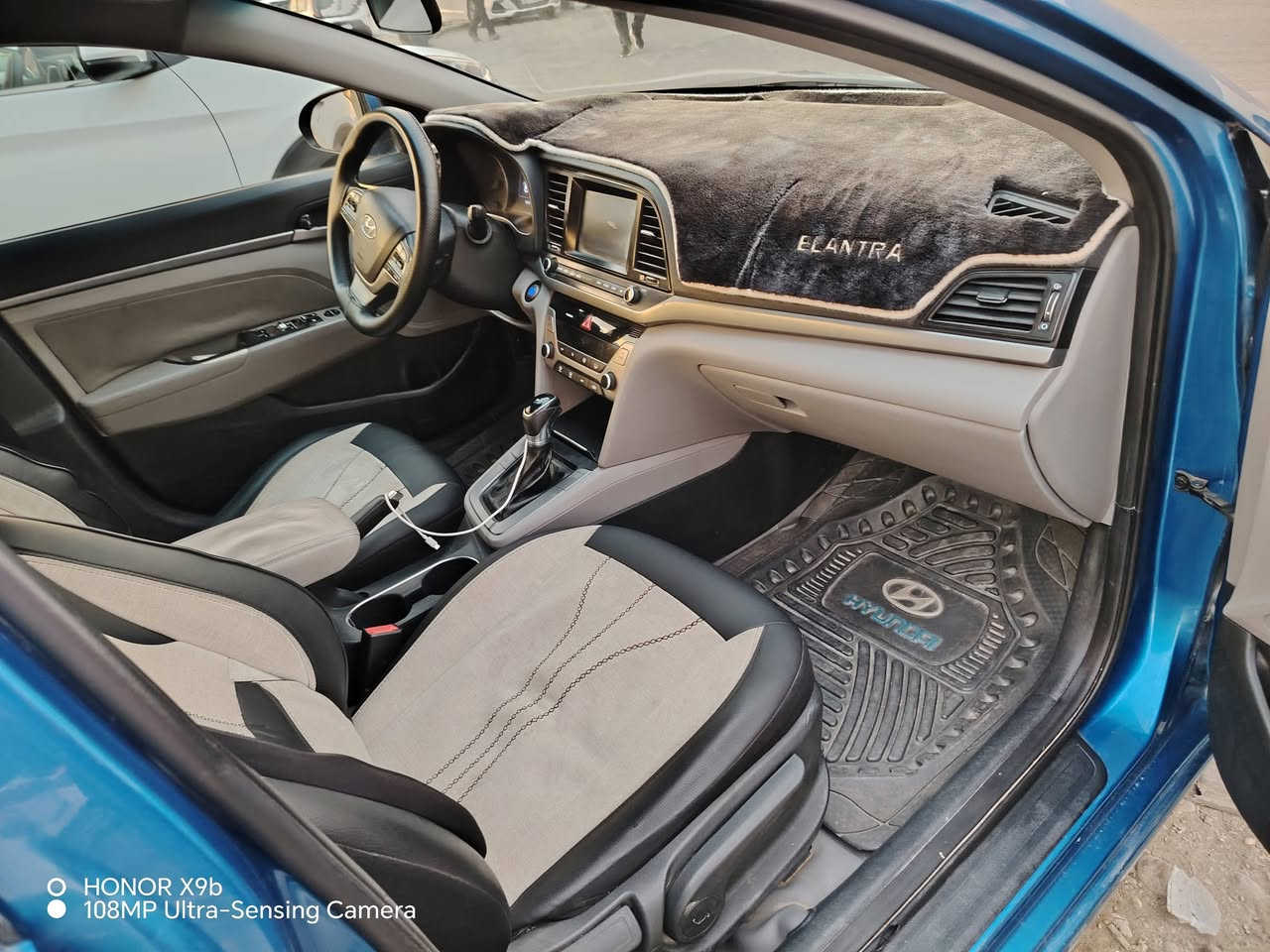 السلام عليكم الانترا موديل ٢٠١٧ السونار مرفوق بالصور فول سياره عده فتحه السعر 107 وبيه مجال مكان سياره الدوره
***********
