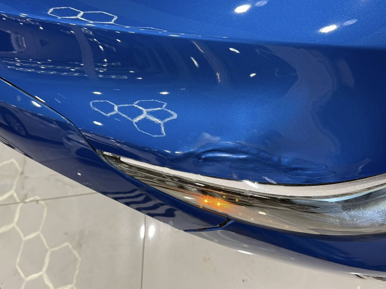 السلام عليكم 
للبيع نيسان سنترا ازرق 2024 SV
محرك 20 
ماشي 13 الف ميل 
صبغ جاملغ بدون دواخل و بدون ارباك 
وبيها راس بولند كارت صوره مرفق معا منشور 
سياره بدون تعديل و كلير أمريكي شرط 
جميع ارباكات شرط ماطاك 
سياره بدون شخوط و رصعات و بقصات 
سياره مرقم أربيل جديد هزة و سنويه كلها جديد 
سياره تحويل غرامات شرط 
ملاحظة صوار حادث موجوده في المنشور 

السعر 143  ورقه ومجال قليل 
اي استفسار عن سيارة خاص مفتوح 
اخوكم ديار ابو عمر 
*********** 
***********
عنوان اربيل
