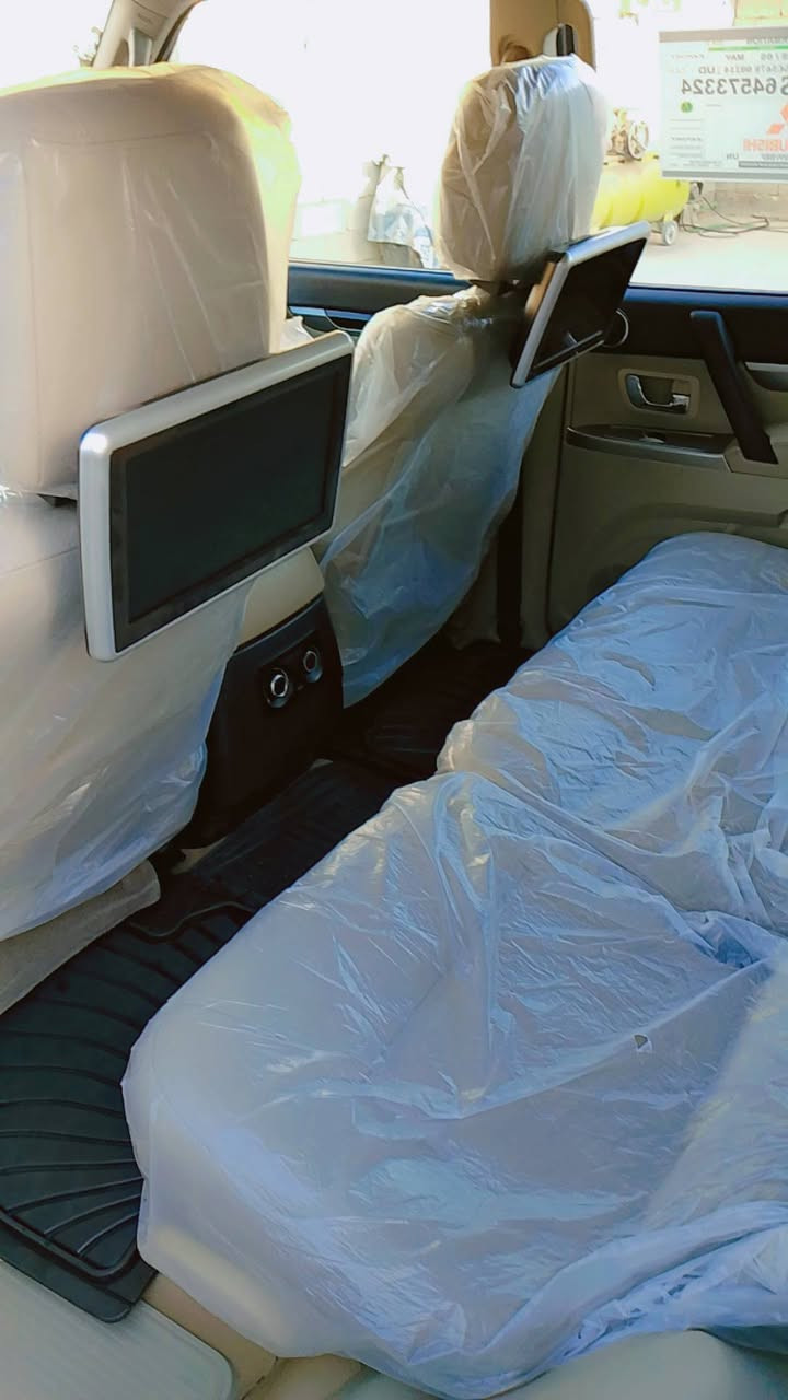 السلام عليكم باجيرو حبتور 2018فول 1/1كفاله عامه ماشيه 80تحويل ثاني يوم السعر 220وبيها مجال قليل مكان السياره الديوانيه رقم الهاتف***********
