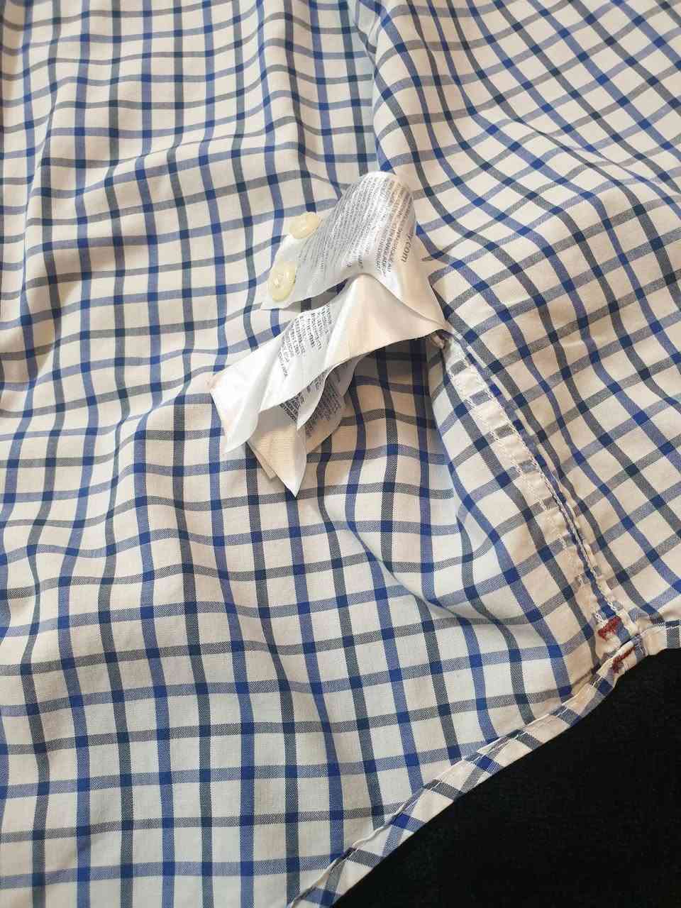 السلام عليكم جميعا...
قميص مقفل ...
من تومي هلفيگر (( Tommy Hilfiger ))
خامة خفيفة و باردة...
بالة و نظافة 💯 %
وكالة بنگلادش...
القياس ميديم ...
عرض الصدر 53 سم
طول الردن 66 سم 

السعر 26 شامل التوصيل


**إذا كنت صاحب هذا الإعلان وتريد حذفه لأي سبب، رجاءا أرسل رسالة إلى الدعم الفني**