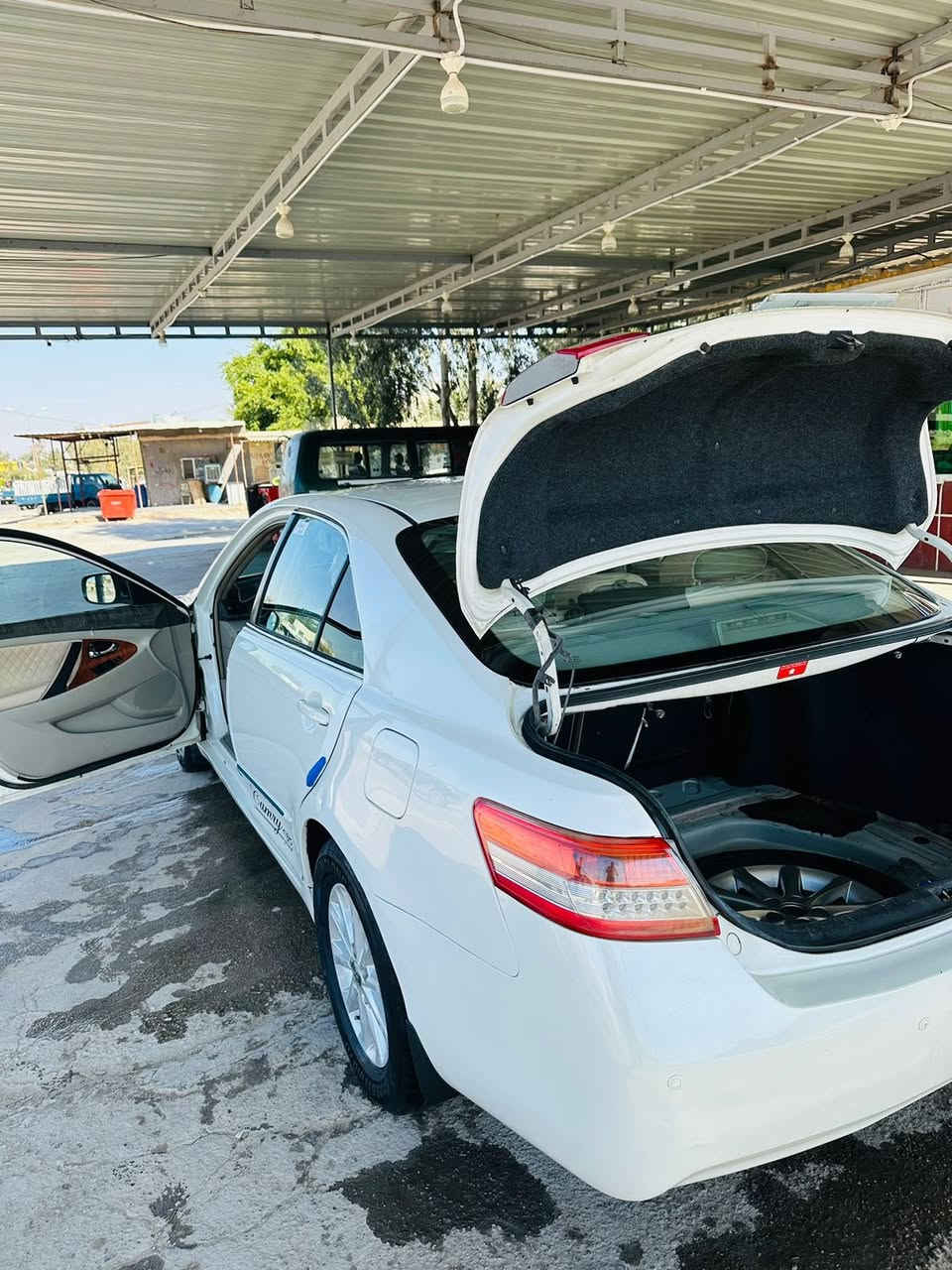 سلام عليكم 
كامري ٢٠٠١١ خليجي فول   السياره بأسمي تحويل مباشر 
رقم مميز  ( 15015 ) سليمانية
آلون صدفي 
شاشة 📺 ٢١
تحكم 
مثبت سرعه
تبريد تدفىء خير من الله
محرك (٢٤٠٠)  وكير كلها مضبوطة وكفاله
تخم تابر 
دوشمة جديده
سيارة مال جناي ٢ قطع والقطعه الثالثه تجاري + براغي البوب مأشره تبديل او صبغ والله مااعرف 
السياره على ايدي وشوفتها احلى من الصور بعد 
عارضها ١٢٠٠٠$ وبيها مجال 
تلفون ***********
