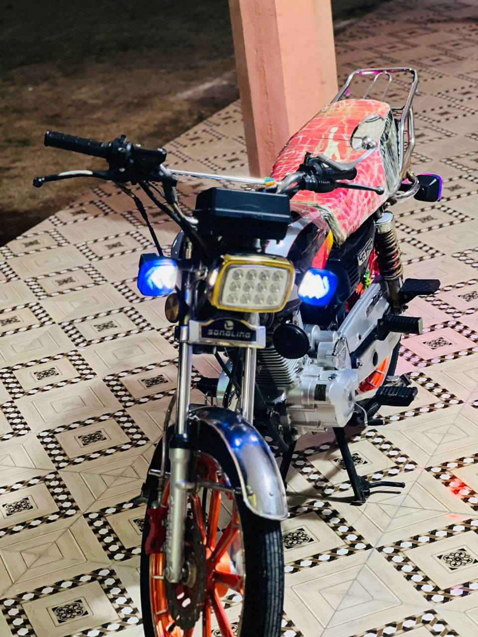 سلام عليكم دراجه سيفان موديل 2024دراجه مكفولة كفاله عامه أوراق كامله دشبول الكتروني شغال بصمه تشغيل عن بعد بصمت اسويج  كلشي شغال تجي تفحص وتغتنع ياله تأخذه مكاني بابل ناحيت انيل سعر جوه السوك 600وبيه مجال رقمي ***********.   ***********
