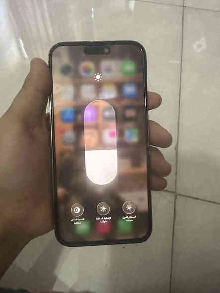 ايفون 14 برو ماكس ذهبي. ( أمريكي) يعني بدون سيمكرت فقط الكتروني مبدل شاشة    بطارية 88 اصلية.   الهاز كامل شغال و علفحص  بدون كارتونة  السعر 500 و بي مجال للاتصال *********** مكاني بغداد الطوبجي
