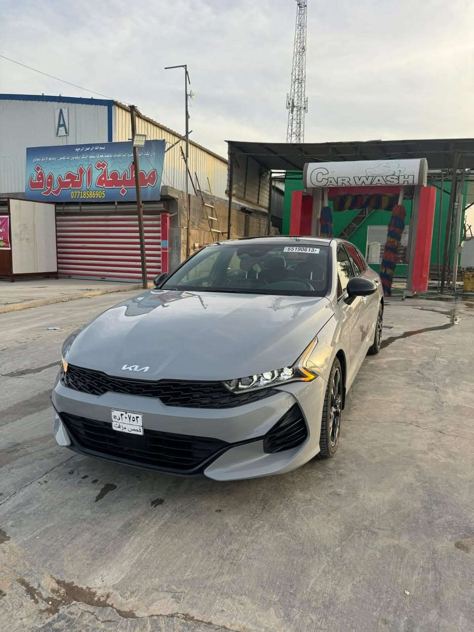 السلام عليكم 
كيا k5 جيتي لاين للبيع 2023 وارد امريكي حادثها بالصور بدون شاصي وبيها بارد بالباب والجاملغ الخلفي عكس السايق رقم بغداد بأسمي
السعر 205 وبيها مجال 
***********
