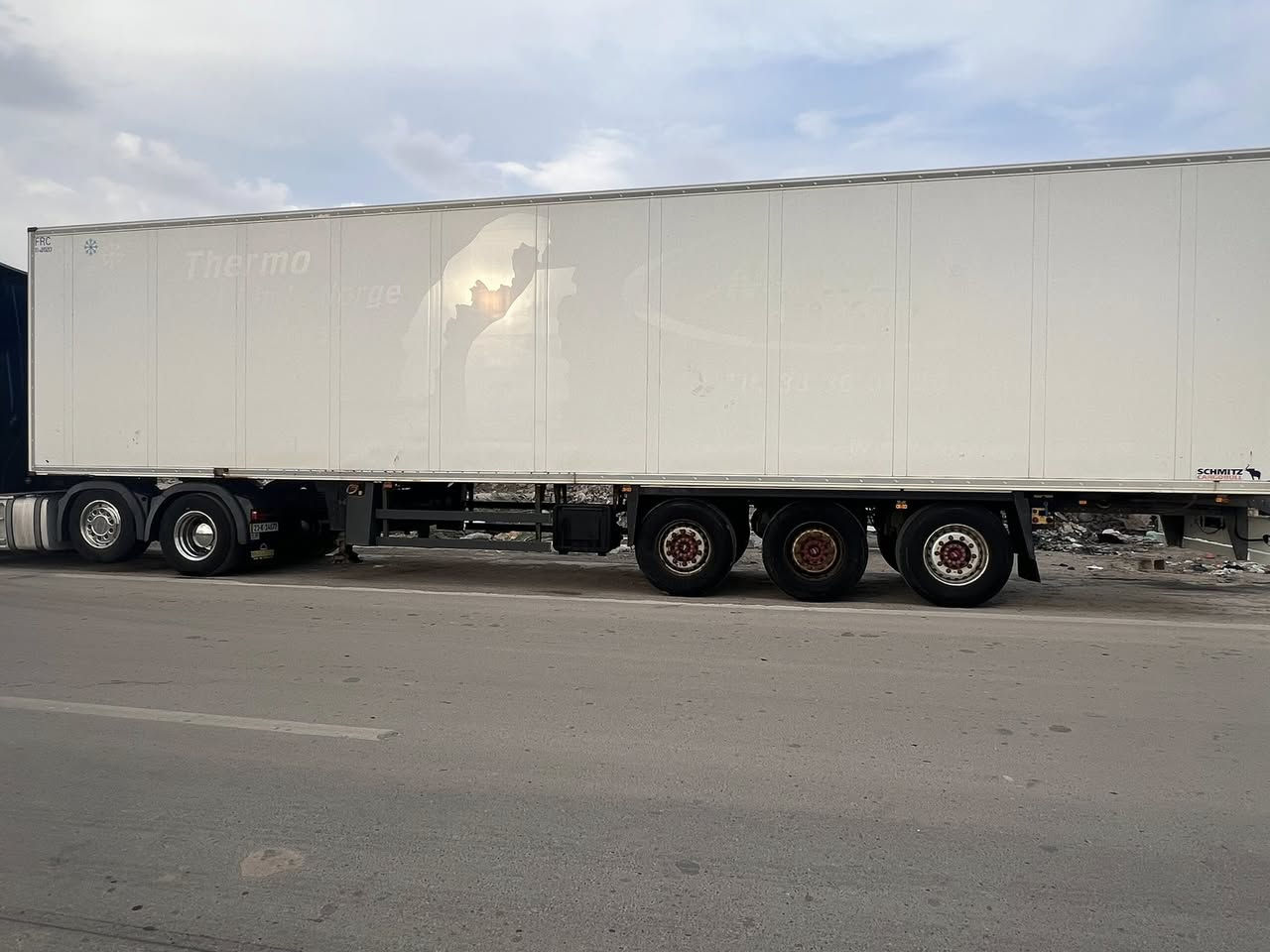 للبيع براد  شمتز  موديل 2015   سمك 5  جهاز كارير 1950 دسك عل بره  دخول جديد منفيس شمالي السعر 160ورقه        للاستفسار *********** العنوان بغداد
