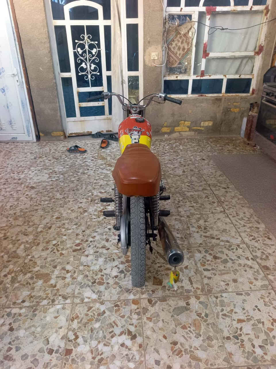 سلام عليكم دراجه للبيع او مراوس حسب القناعه الدراجه خير من الله شلعه ومعدل وفصله دراجه نامه شلامجه اثلي مديل 23 اوراق اصولي احمد اشهاب  مديل16 والباقي 25الدراجه  مابيه اي نقص كامله مكمله العسر والتفاصيل الباقيه خاص او اتصل هاذه رقمي ***********
