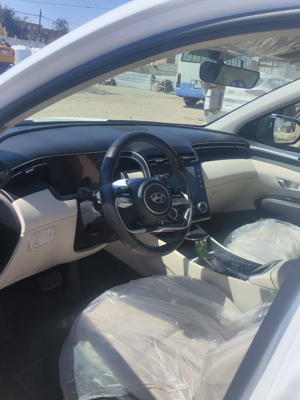 للبيع فقط ونقد توسان خليجي2024 كفاله عامه ماشية 47الف بسمي تحويل مباشر المواصفات بصمه عدد 2 حساس امامي خلفي اوتو هولد هندبريك دكمه كرسي السائق كهرباء قماره حديد السياره بحالة الوكاله السعر 205 وبيها مجال ملاحظه رقمها بغداد سنويه لل 2028 مكاني كربلاء ***********
